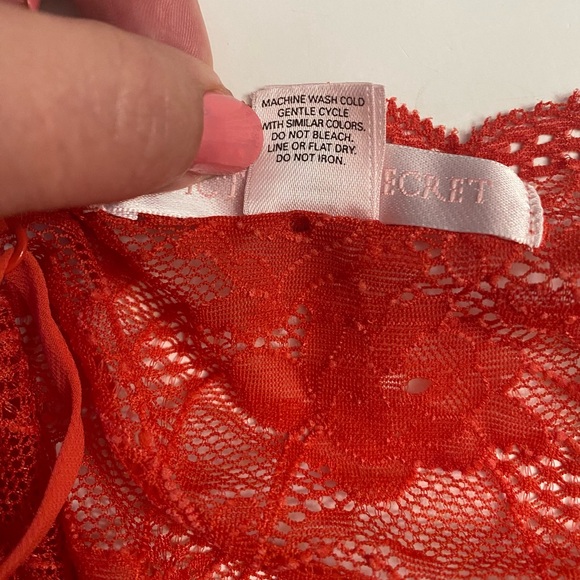 Victoria's Secret lace Cami sexy babydoll pleated hem, Size medium - Picture 10 of 11